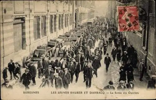 Ak Suresnes Hauts de Seine, Fabriken Saurer und Darracq, Arbeiterausgang