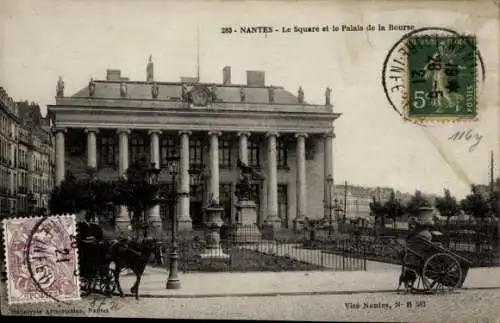 Ak Nantes Loire Atlantique, Le Square et le Palais de la Bourse