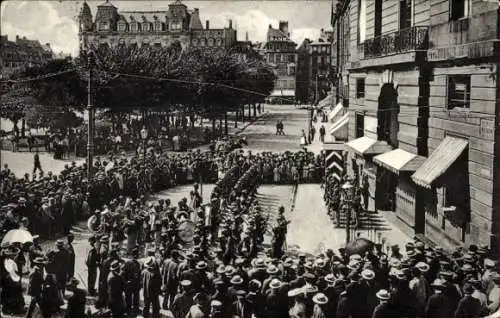 Ak Straßburg Elsass Bas Rhin, Aufziehen der Wachtparade