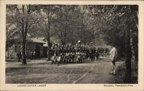 Ak Lockstedt in Holstein, Lockstedter Lager, Baracken, Podbielski-Allee, Soldaten