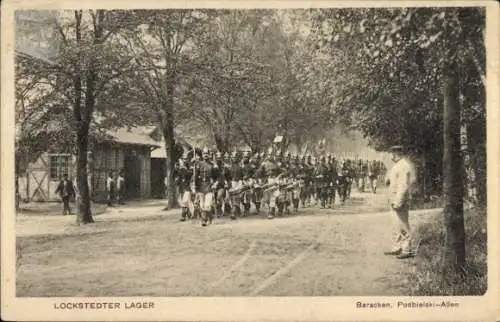 Ak Lockstedt in Holstein, Lockstedter Lager, Baracken, Podbielski-Allee, Soldaten