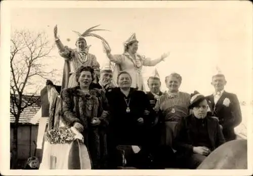 Foto Ak Oberdollendorf Königswinter am Rhein, Karneval, Gruppenfoto