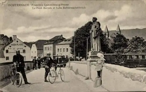 Ak Echternach Luxemburg, Grenze, Echternacherbrück, Bertelsstatue