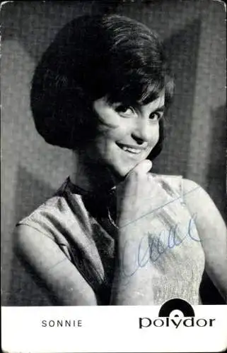 Ak Schauspielerin und Sängerin Sonnie, Portrait, Autogramm