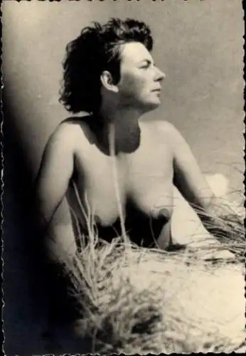Foto Nackte Frau am Strand, Busen