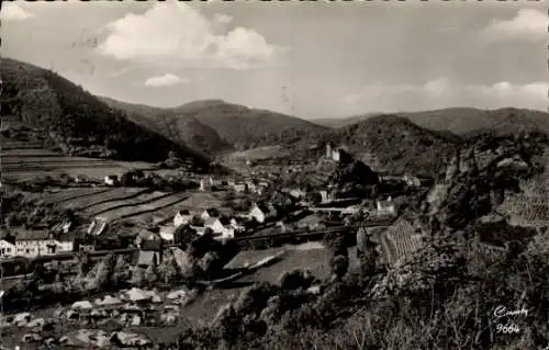 Ak Kreuzberg Altenahr im Ahrtal, Panorama, Campingplatz, Burg
