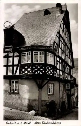 Ak Enkirch an der Mosel, altes Fachwerkhaus
