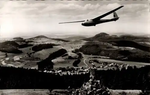 Ak Gersfeld in der Rhön Hessen, Wasserkuppe, Segelflieger, Fliegerdenkmal