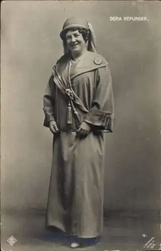 Ak Schauspielerin Dora Keplinger, Portrait