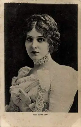 Ak Sängerin und Schauspielerin Edna May, Portrait