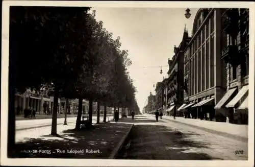 Ak La Chaux de Fonds Kanton Neuenburg, Rue Lépold Robert