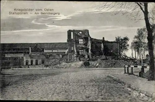 Ak Nesterow Stallupönen Ostpreußen, Bahnübergang, Kriegszerstörungen, I. WK