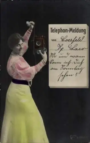 Ak Telephon-Meldung, Frau am Telefon