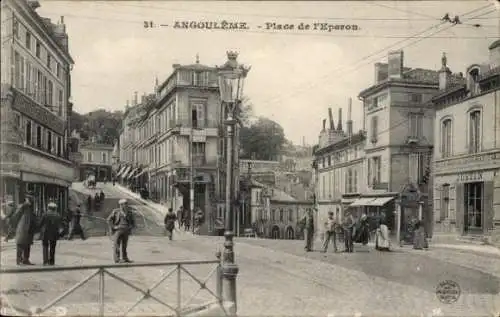 Ak Angoulême Charente, Place de l’Eperon