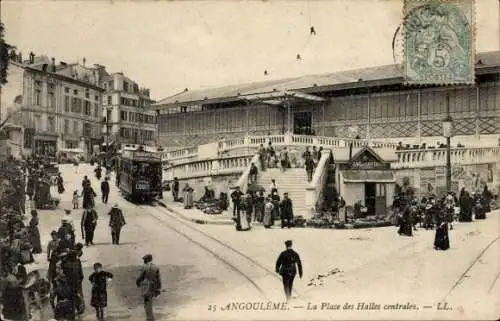 Ak Angoulême Charente, Place des Halles centrales