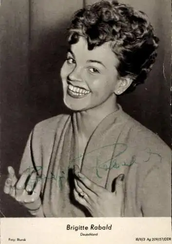 Ak Schauspielerin Brigitte Rabald, Portrait, Autogramm