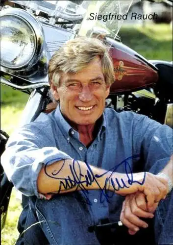 Ak Schauspieler und Sänger Siegfried Rauch, Motorrad, Portrait, Autogramm