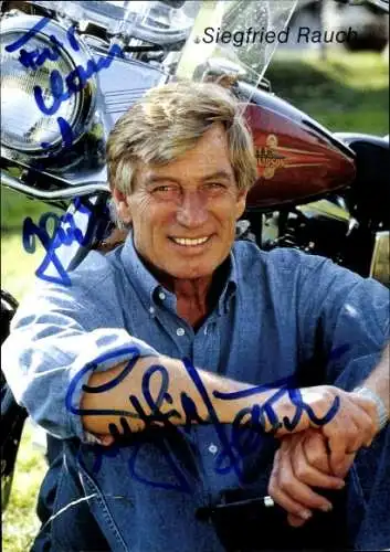 Ak Schauspieler und Sänger Siegfried Rauch, Motorrad, Portrait, Autogramm