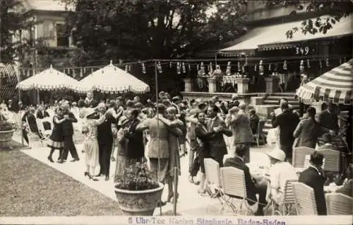 Foto Ak Baden Baden am Schwarzwald, Kasino Stephanie, tanzende Paare