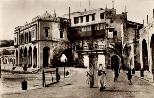 Ak Algiers Algerian, The Admiralty, verschleierte Frauen