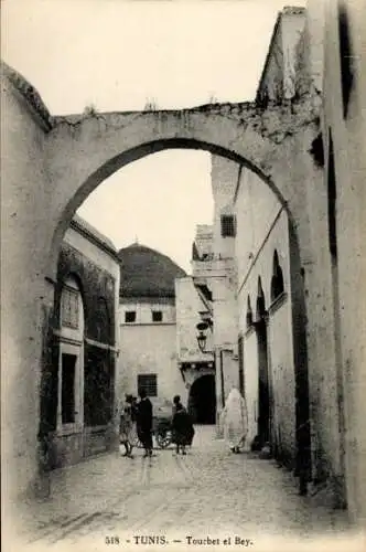 Ak Tunis in Tunesien, Tourbet el Bey, Torbogen, Gasse