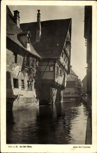 Ak Ulm an der Donau, an der Blau, das schiefe Haus