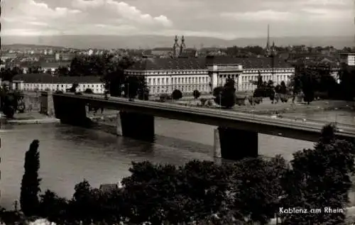 Ak Koblenz am Rhein, Rheinbrücke mit Schloss