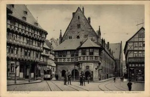 Ak Halberstadt am Harz, Rathaus, Blick vom Fischmarkt, Straßenbahn