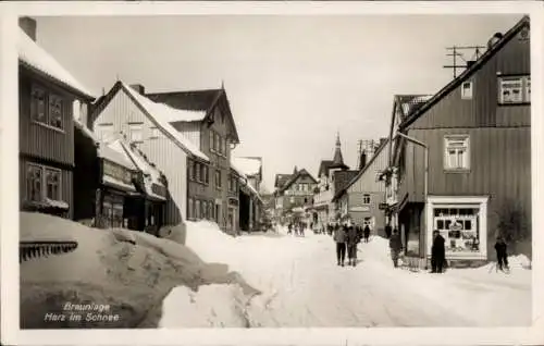 Ak Braunlage im Oberharz, Straßenpartie, Geschäfte, Winteransicht