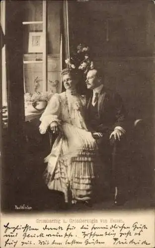 Ak Großherzog Ernst Ludwig von Hessen Darmstadt mit Gemahlin am Fenster, Großherzogin von Hessen