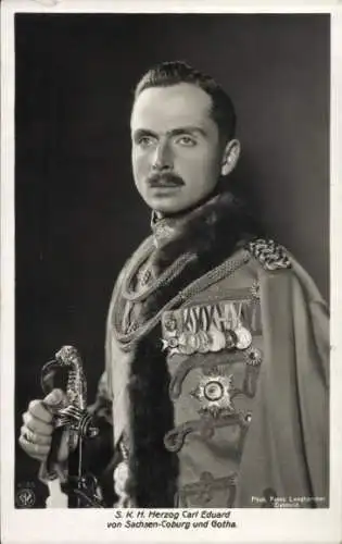 Ak Carl Eduard, Herzog von Sachsen Coburg und Gotha, Uniform, Orden