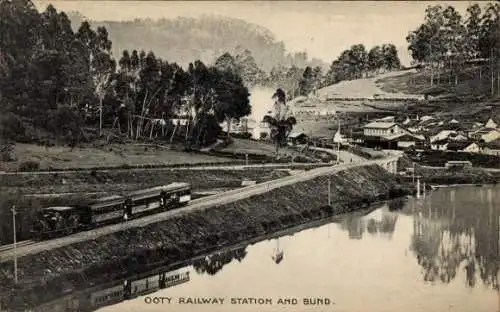 Ak Udagamandalam Ooty Indien, Eisenbahn, Bahnhof, Ortsansicht