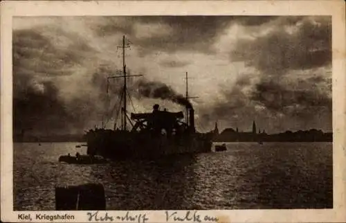 Ak Kiel in Schleswig Holstein, Deutsches Kriegsschiff, SMS Vulkan im Kriegshafen