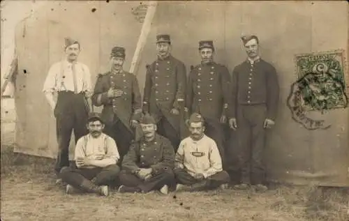 Foto Ak Französische Soldaten in Uniformen