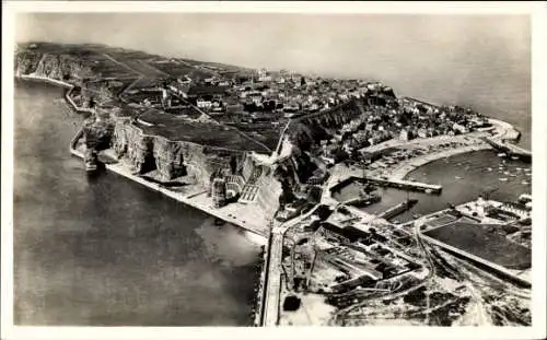 Ak Helgoland, Gesamtansicht, Hafen, Fliegeraufnahme