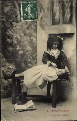 Ak Liebespaar, Fürsorglicher Junge, Buch