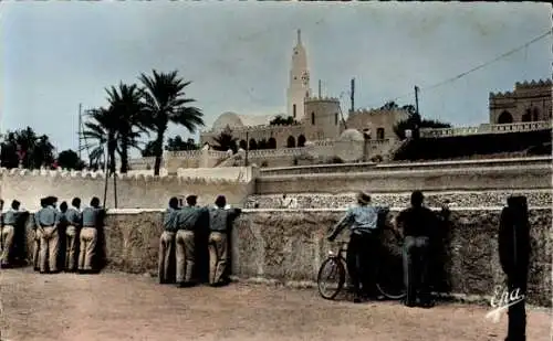 Ak Colomb Béchar Algerien, Kirche vom öffentlichen Garten aus gesehen