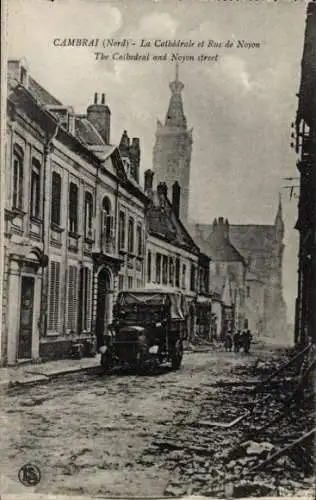 Ak Cambrai Nord, Kathedrale, Rue de Noyon