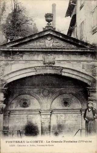 Ak Fontenay le Comte Vendée, Grande Fontaine