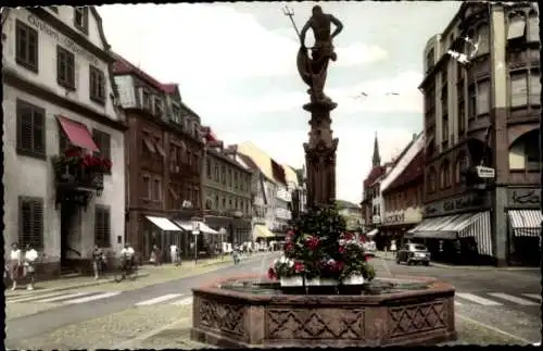 Ak Offenburg in Baden Schwarzwald, Neptunbrunnen
