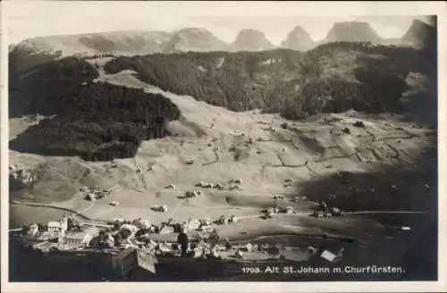 Ak Alt St. Johann Kt. St. Gallen, Gesamtansicht, Churfirsten