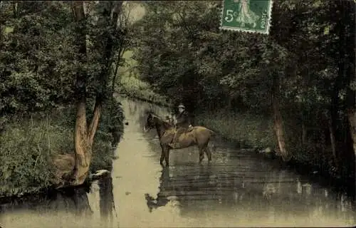 Ak Junge auf einem Pferd im Fluss