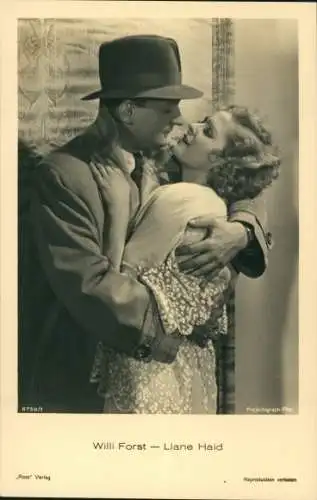 Ak Schauspielerin Liane Haid, Schauspieler Willi Forst, Filmszene