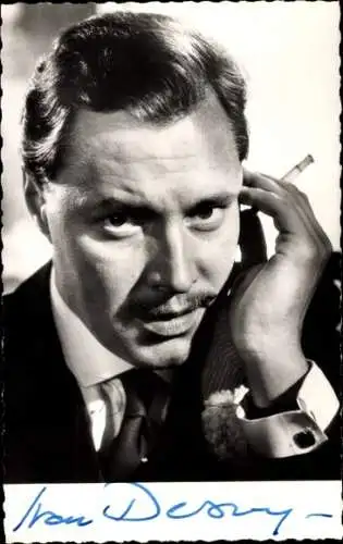 Ak Schauspieler Ivan Desny, Portrait, Zigarette, Autogramm