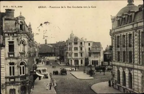 Ak Arras Pas de Calais, Rue Gambetta in Richtung Bahnhof, Panorama