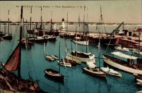 Ak Royan Charente Maritime, Blick auf den Hafen, Leuchtturm, Segelboote