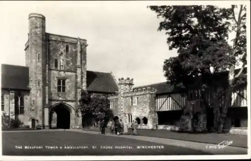 Ak Winchester Südostengland, The Beaufort Tower, Ambulanz, St. Cross Hospital