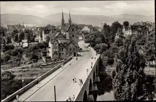 Ak Saalfeld an der Saale Thüringen, Brücke, Passanten