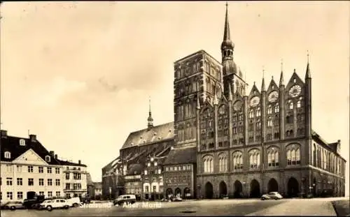 Ak Stralsund in Vorpommern, Alter Markt, Kirche, Rathaus