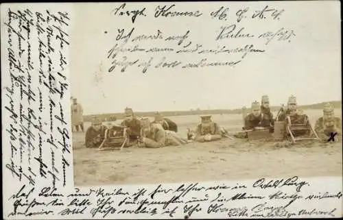 Foto Ak Chełmno Kulm Culm Weichsel Westpreußen, Deutsche Soldaten in Uniformen, Maschinengewehr